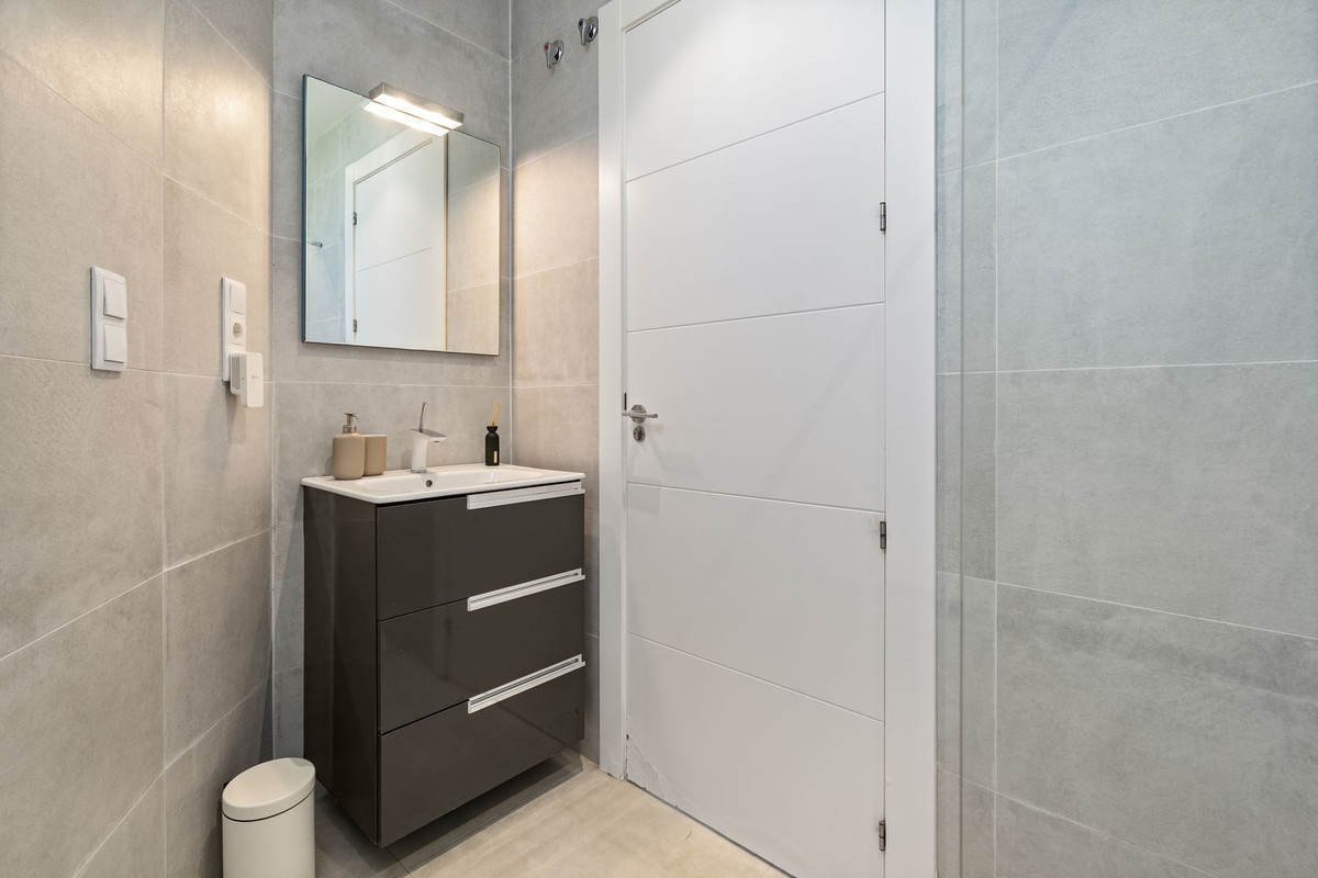 Se vende Villa - Chalet de 3 dormitorios en Costa Del Sol, Málaga, España