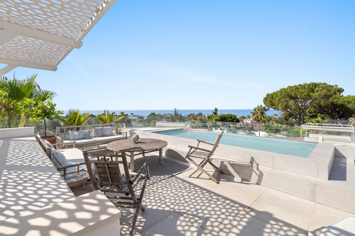 Se vende Villa - Chalet de 3 dormitorios en Costa Del Sol, Málaga, España