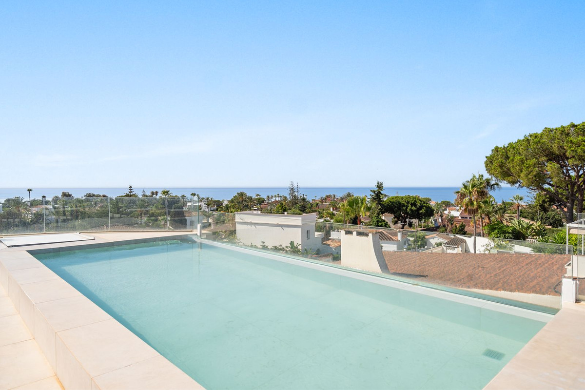 Se vende Villa - Chalet de 3 dormitorios en Costa Del Sol, Málaga, España