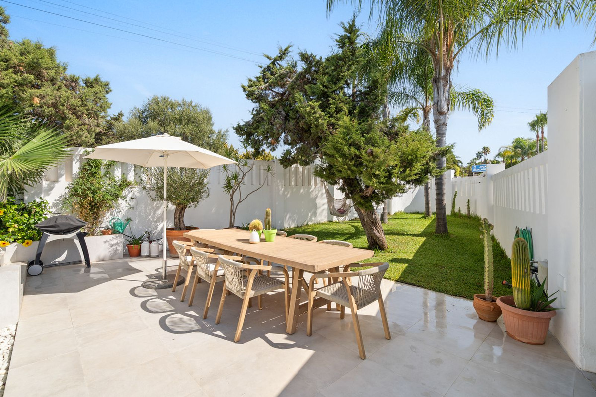 Se vende Villa - Chalet de 3 dormitorios en Costa Del Sol, Málaga, España