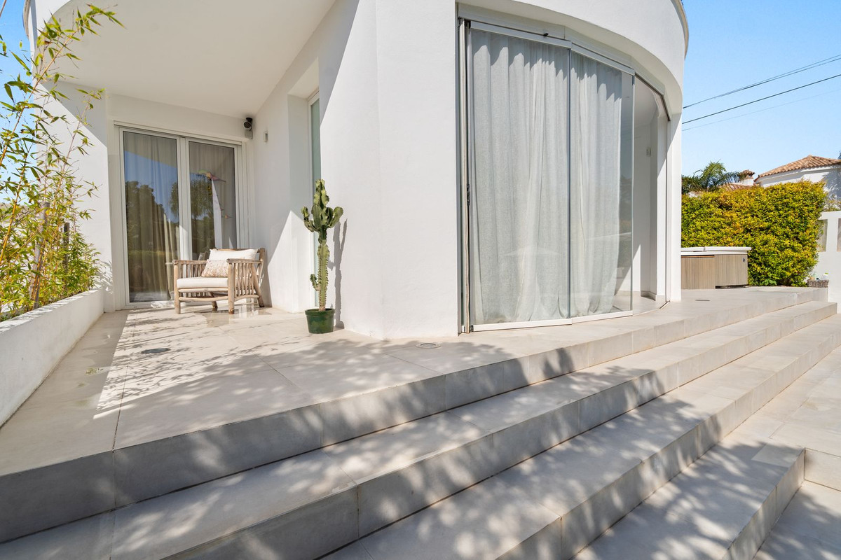 Se vende Villa - Chalet de 3 dormitorios en Costa Del Sol, Málaga, España