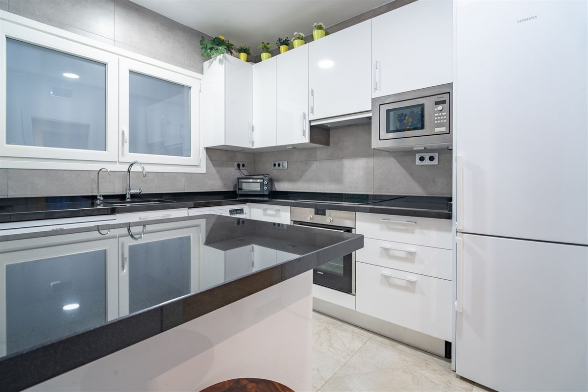 3 Bed Apartment for sale in Malagueta Málaga Ciudad, Málaga, Spain