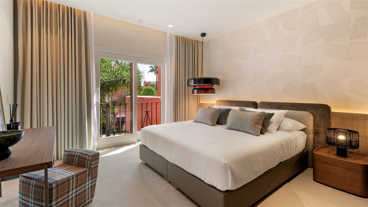 3 Bed Apartment for sale in Estepona Costa Del Sol, Málaga, Spain