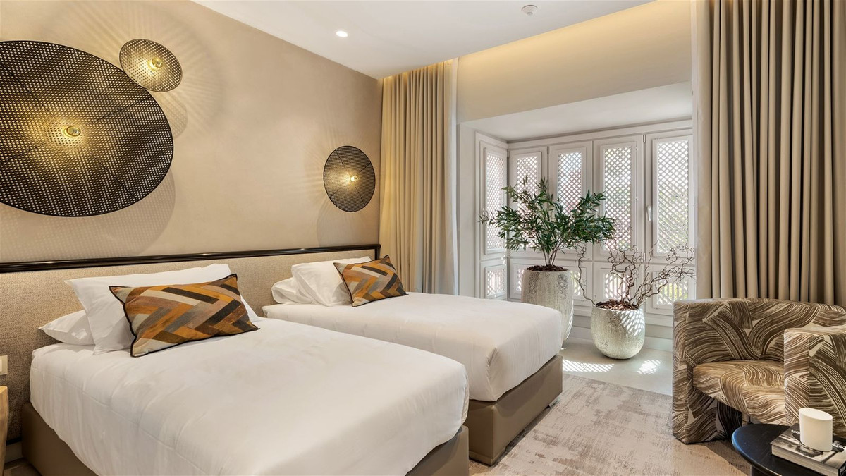 3 Bed Apartment for sale in Estepona Costa Del Sol, Málaga, Spain