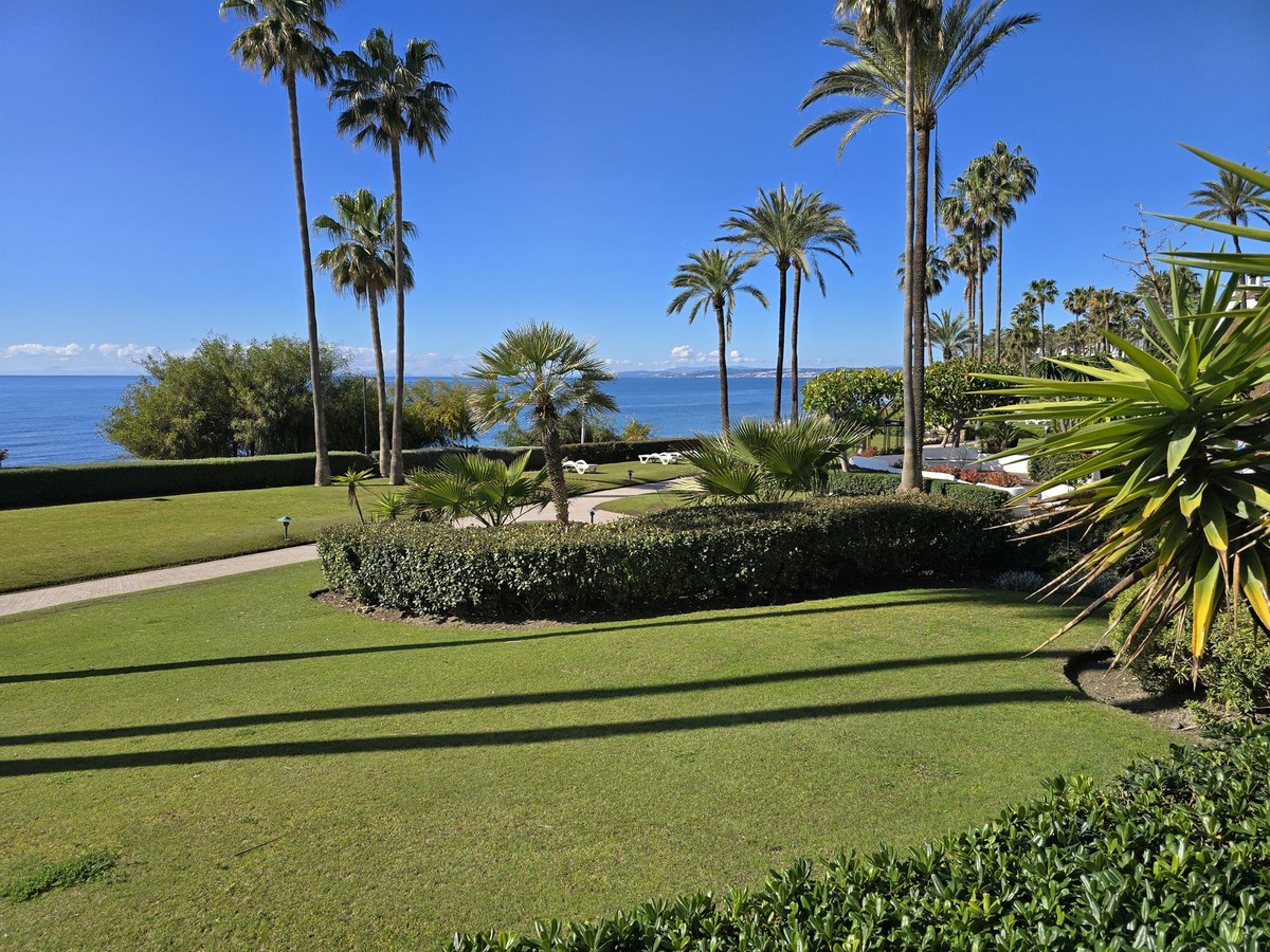 3 Bed Apartment for sale in Estepona Costa Del Sol, Málaga, Spain