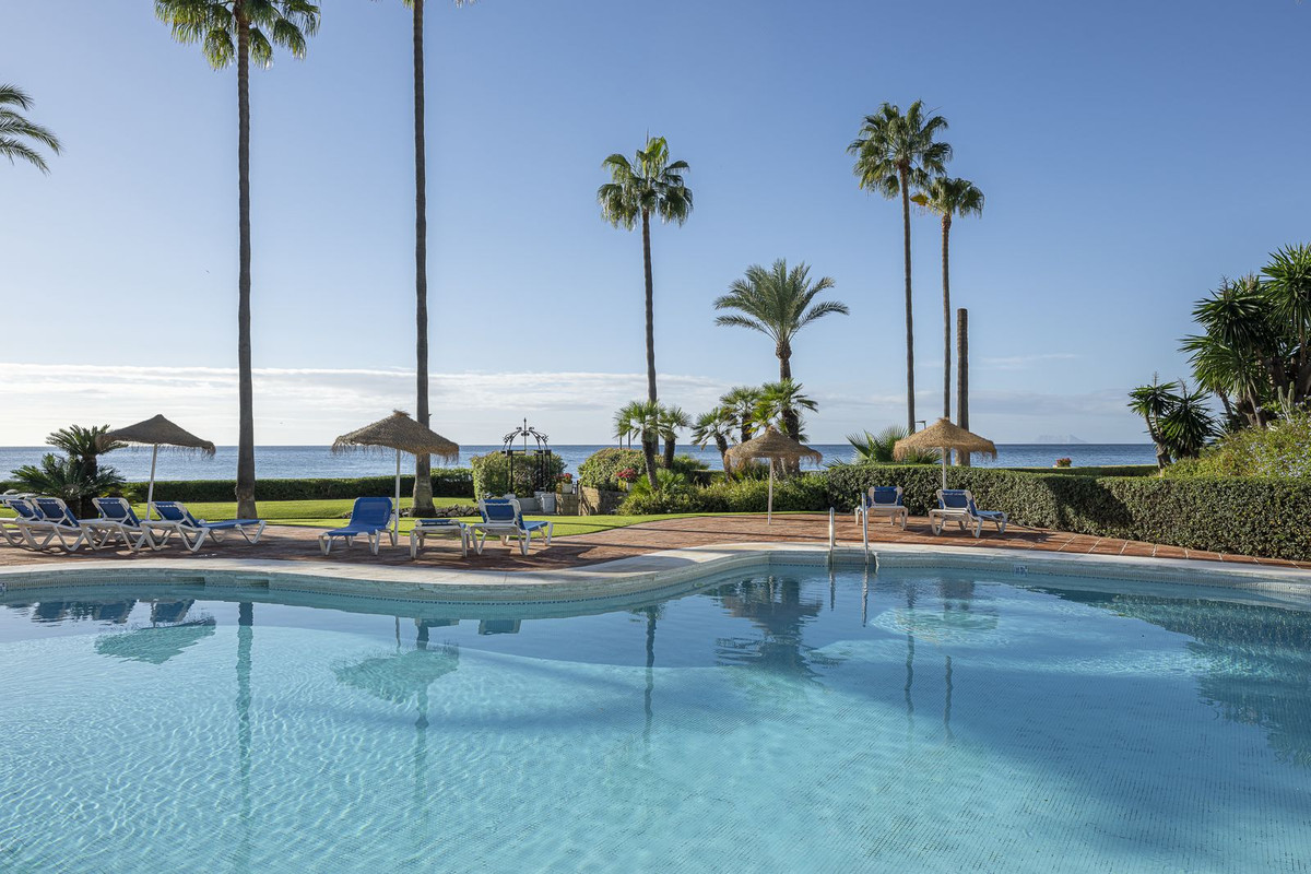 3 Bed Apartment for sale in Estepona Costa Del Sol, Málaga, Spain