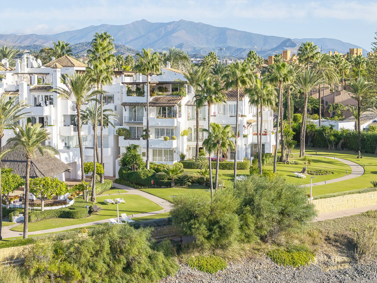 3 Bed Apartment for sale in Estepona Costa Del Sol, Málaga, Spain