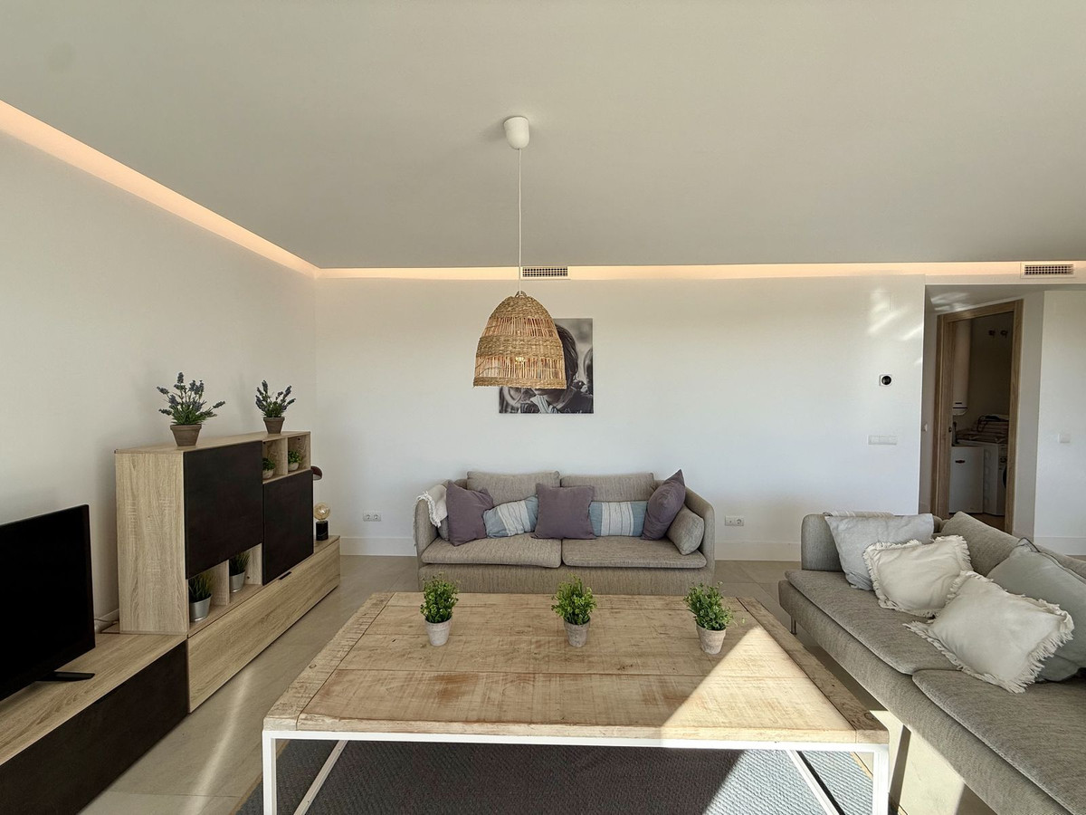 Se vende Apartamento Planta Media de 3 dormitorios en Costa Del Sol, Cadiz, España