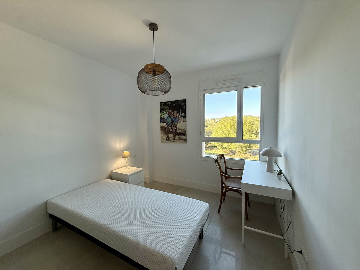 Se vende Apartamento Planta Media de 3 dormitorios en Costa Del Sol, Cadiz, España