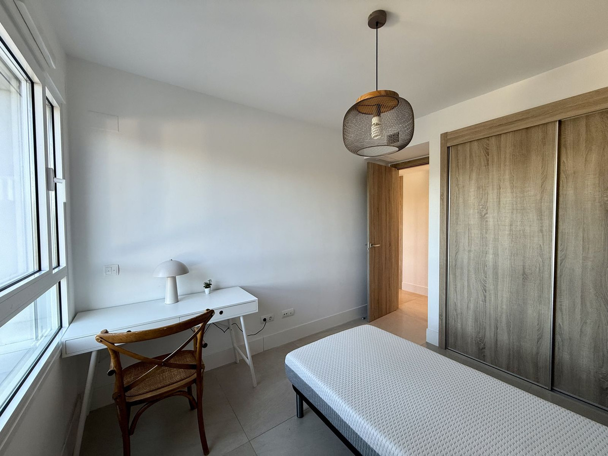 Se vende Apartamento Planta Media de 3 dormitorios en Costa Del Sol, Cadiz, España