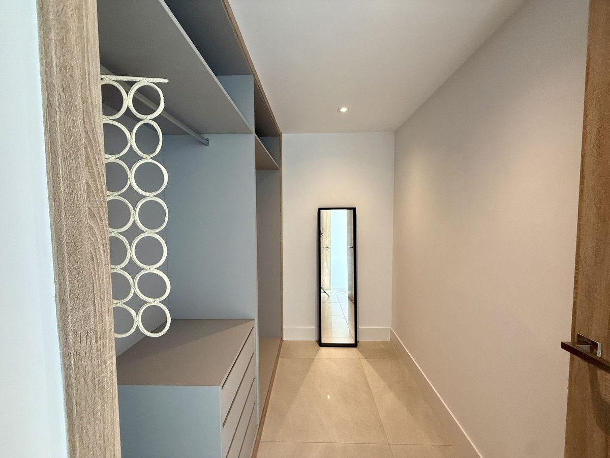 Se vende Apartamento Planta Media de 3 dormitorios en Costa Del Sol, Cadiz, España