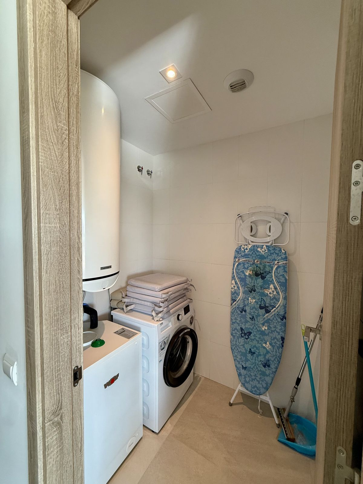 Se vende Apartamento Planta Media de 3 dormitorios en Costa Del Sol, Cadiz, España