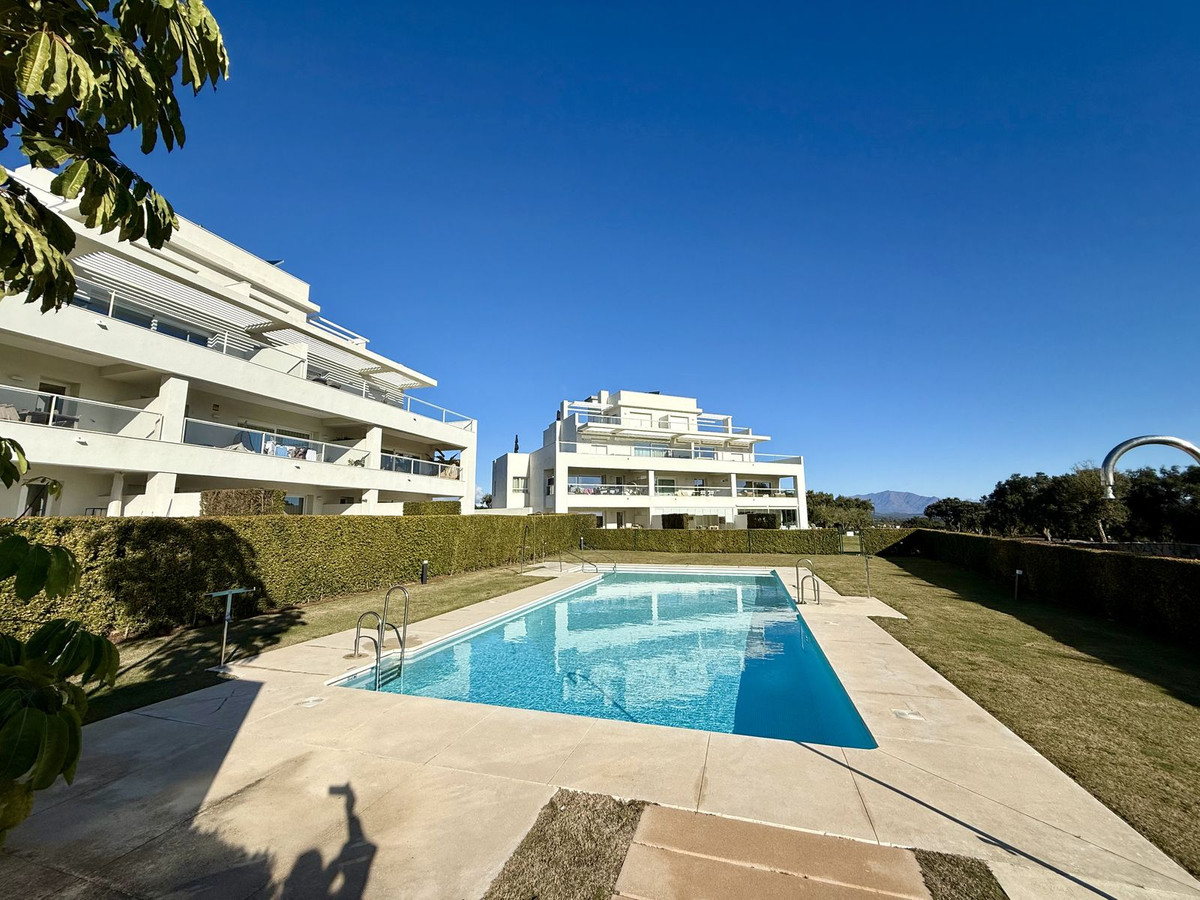 Se vende Apartamento Planta Media de 3 dormitorios en Costa Del Sol, Cadiz, España