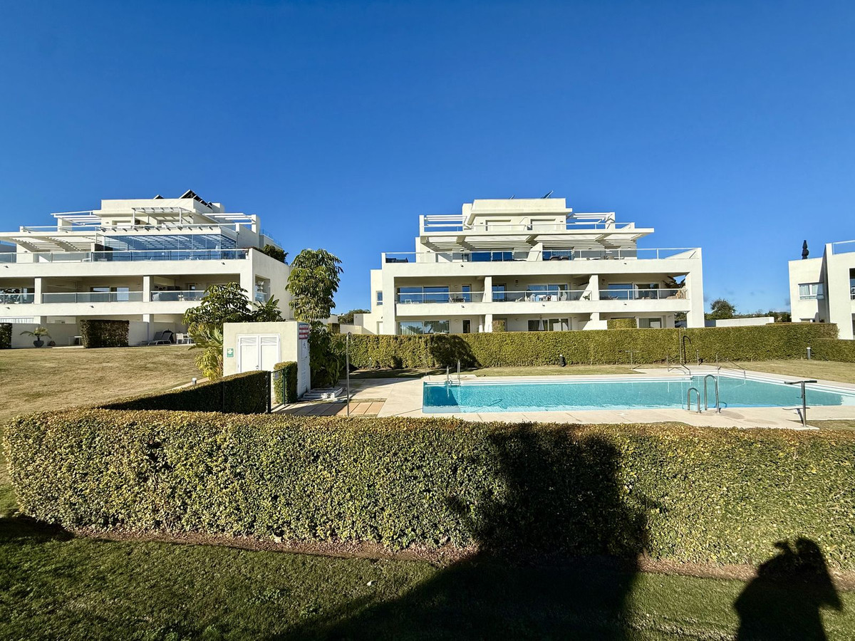 Se vende Apartamento Planta Media de 3 dormitorios en Costa Del Sol, Cadiz, España
