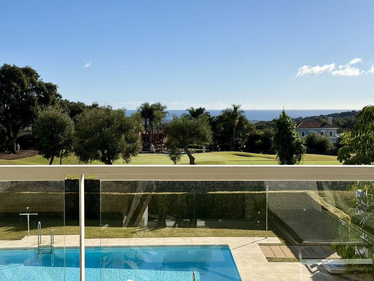 Se vende Apartamento Planta Media de 3 dormitorios en Costa Del Sol, Cadiz, España