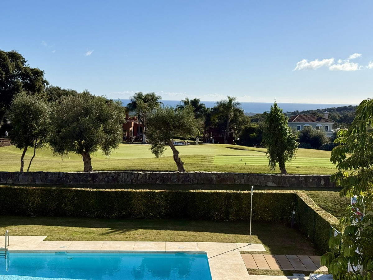 Se vende Apartamento Planta Media de 3 dormitorios en Costa Del Sol, Cadiz, España