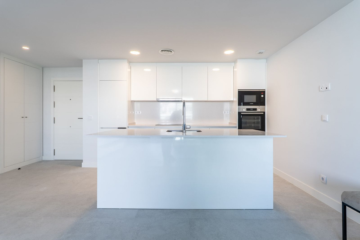 2 Bed Apartment for sale in Estepona Costa Del Sol, Málaga, Spain