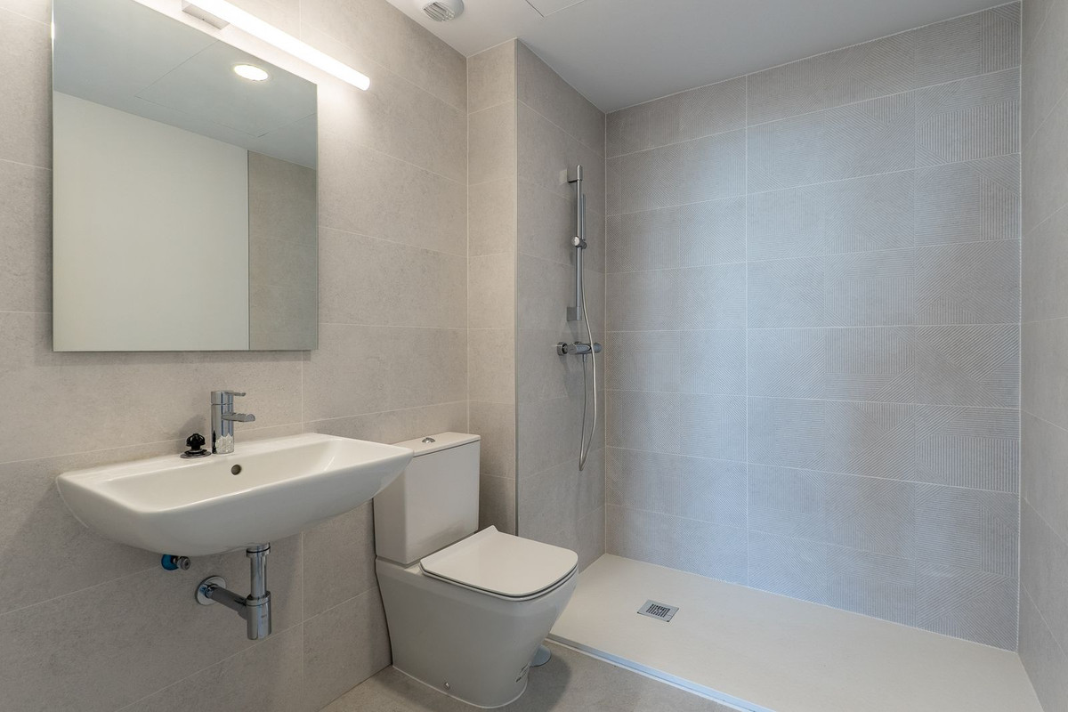 2 Bed Apartment for sale in Estepona Costa Del Sol, Málaga, Spain