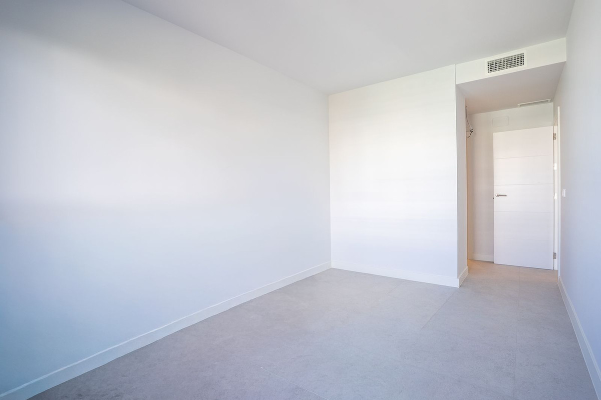 2 Bed Apartment for sale in Estepona Costa Del Sol, Málaga, Spain