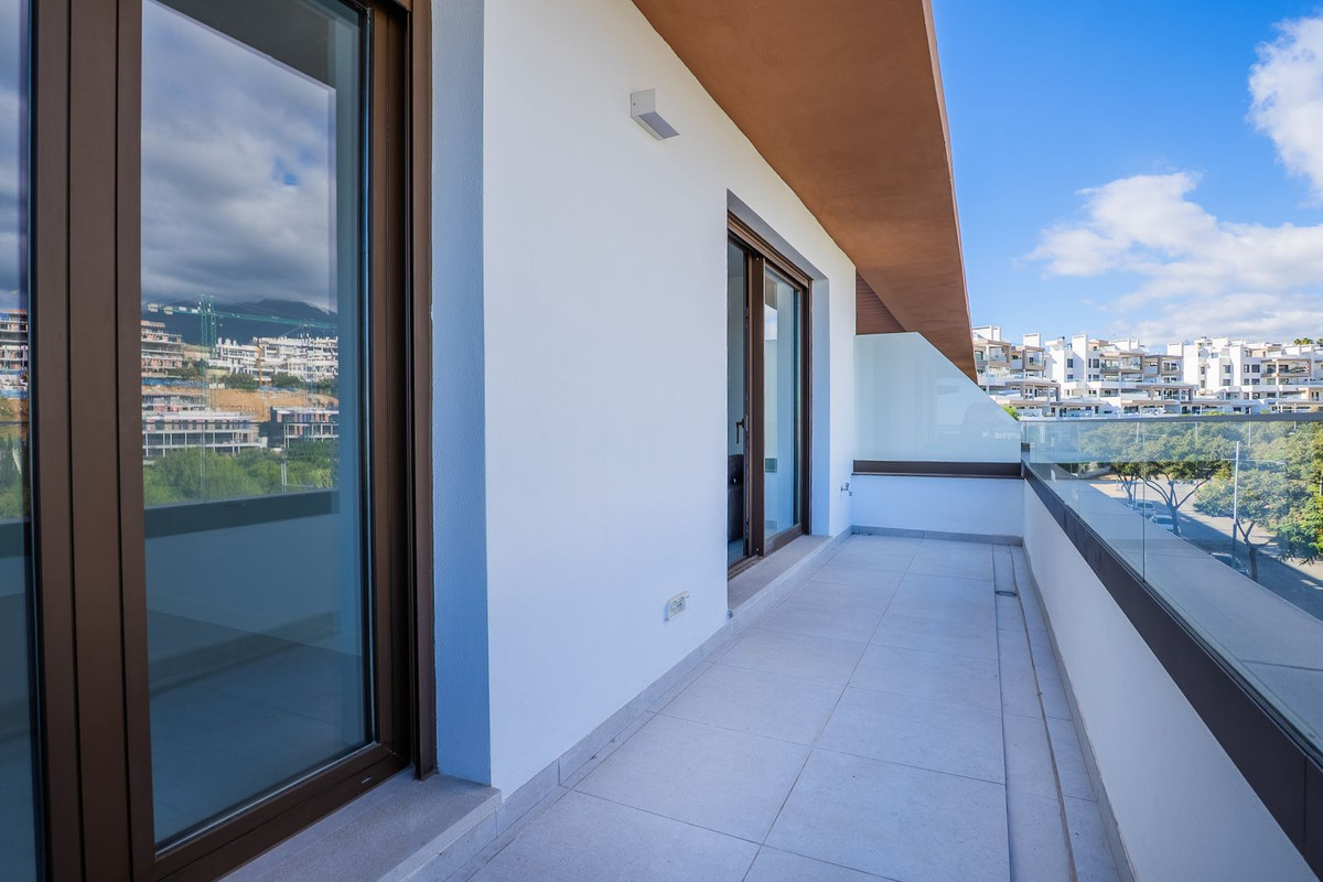 2 Bed Apartment for sale in Estepona Costa Del Sol, Málaga, Spain
