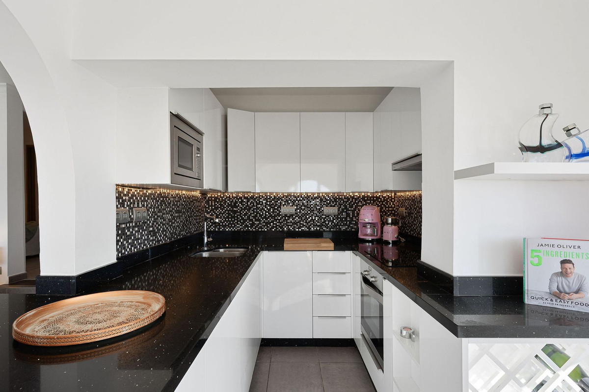 3 Bed Townhouse for sale in Nueva Andalucía Costa Del Sol, Málaga, Spain