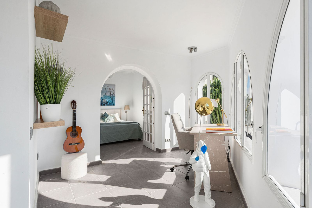3 Bed Townhouse for sale in Nueva Andalucía Costa Del Sol, Málaga, Spain