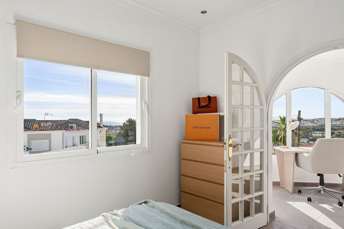 3 Bed Townhouse for sale in Nueva Andalucía Costa Del Sol, Málaga, Spain