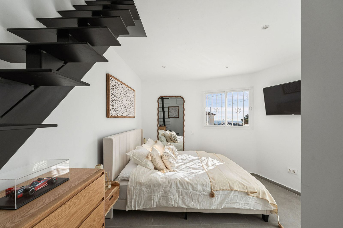 3 Bed Townhouse for sale in Nueva Andalucía Costa Del Sol, Málaga, Spain
