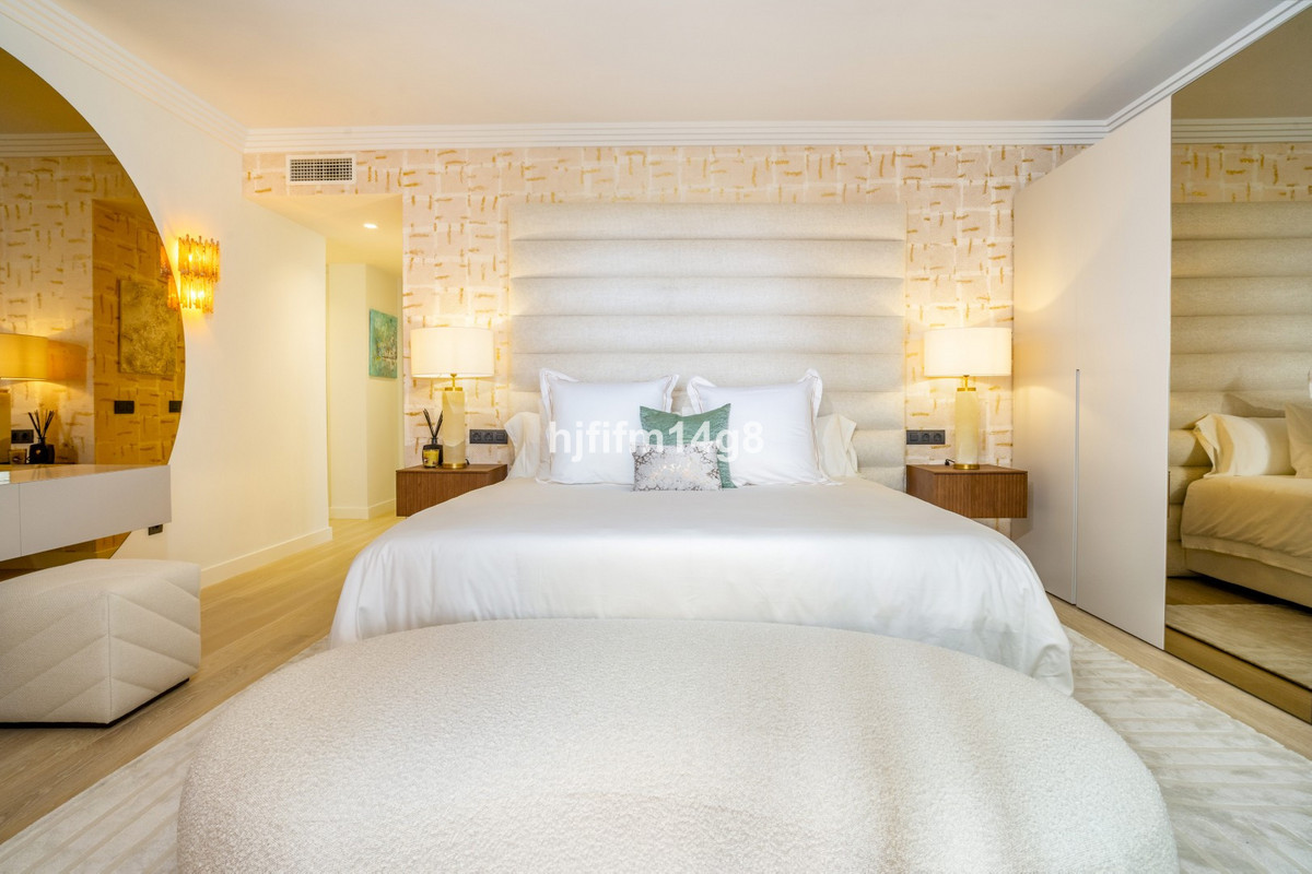4 Bed Apartment for sale in Nueva Andalucía Costa Del Sol, Málaga, Spain