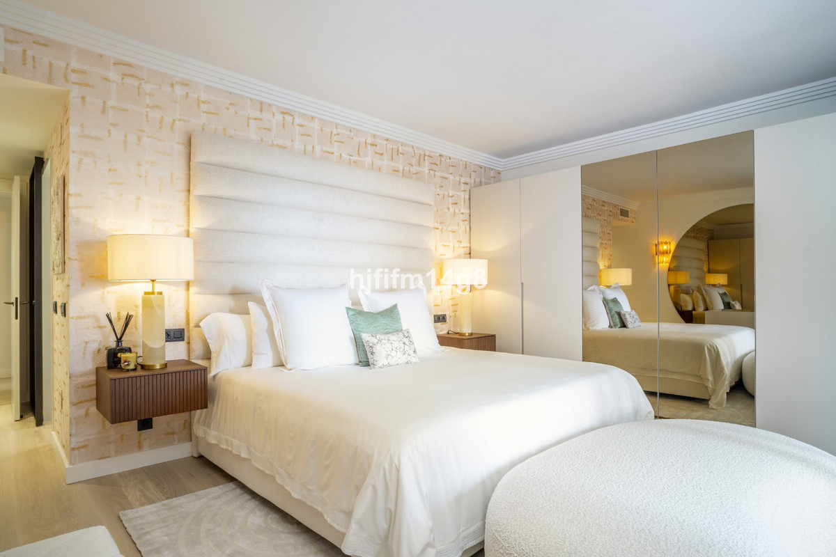 4 Bed Apartment for sale in Nueva Andalucía Costa Del Sol, Málaga, Spain