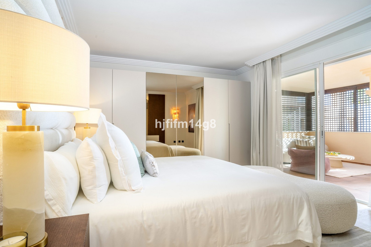 4 Bed Apartment for sale in Nueva Andalucía Costa Del Sol, Málaga, Spain