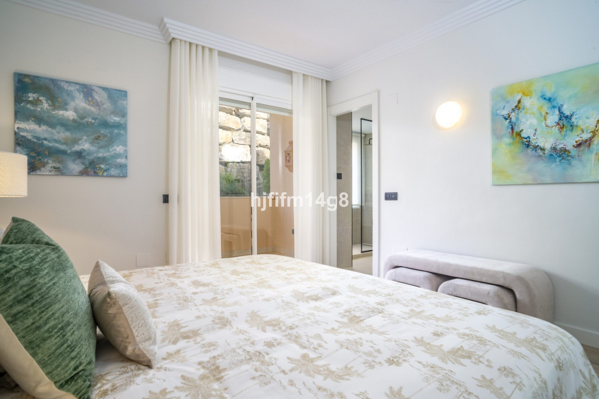 4 Bed Apartment for sale in Nueva Andalucía Costa Del Sol, Málaga, Spain