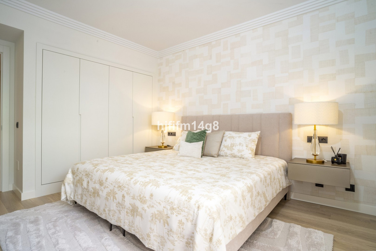 4 Bed Apartment for sale in Nueva Andalucía Costa Del Sol, Málaga, Spain