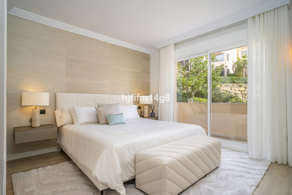 4 Bed Apartment for sale in Nueva Andalucía Costa Del Sol, Málaga, Spain