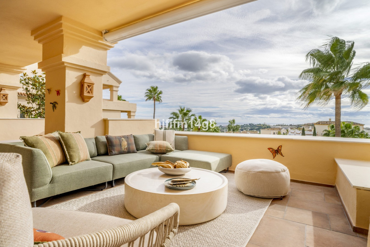 4 Bed Apartment for sale in Nueva Andalucía Costa Del Sol, Málaga, Spain