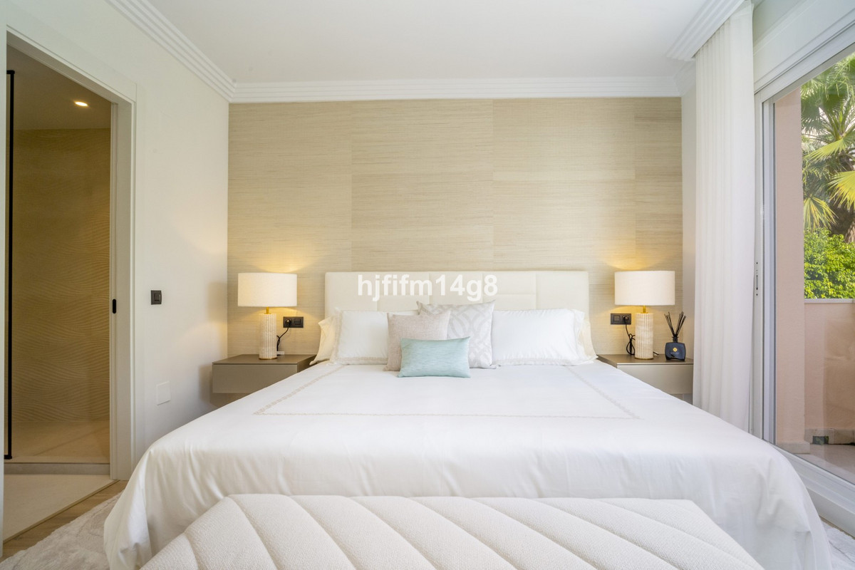 4 Bed Apartment for sale in Nueva Andalucía Costa Del Sol, Málaga, Spain