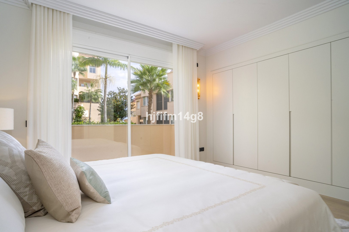 4 Bed Apartment for sale in Nueva Andalucía Costa Del Sol, Málaga, Spain