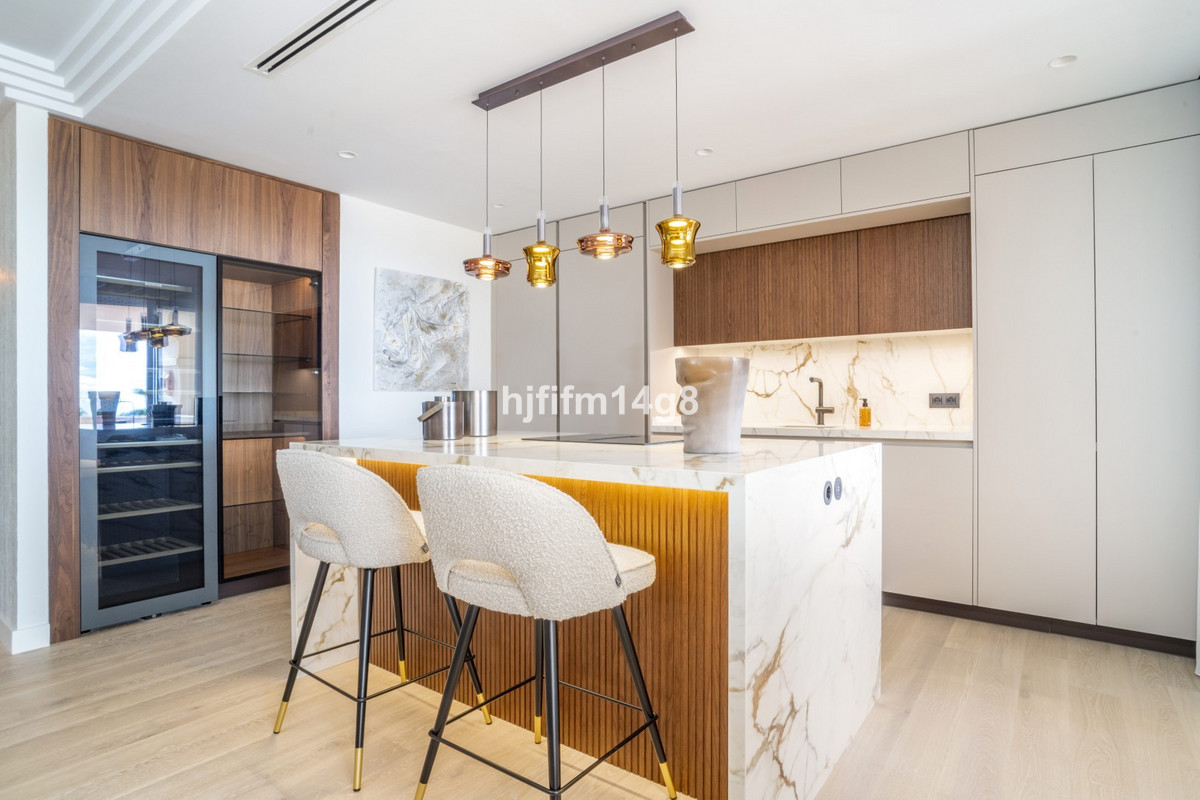 4 Bed Apartment for sale in Nueva Andalucía Costa Del Sol, Málaga, Spain