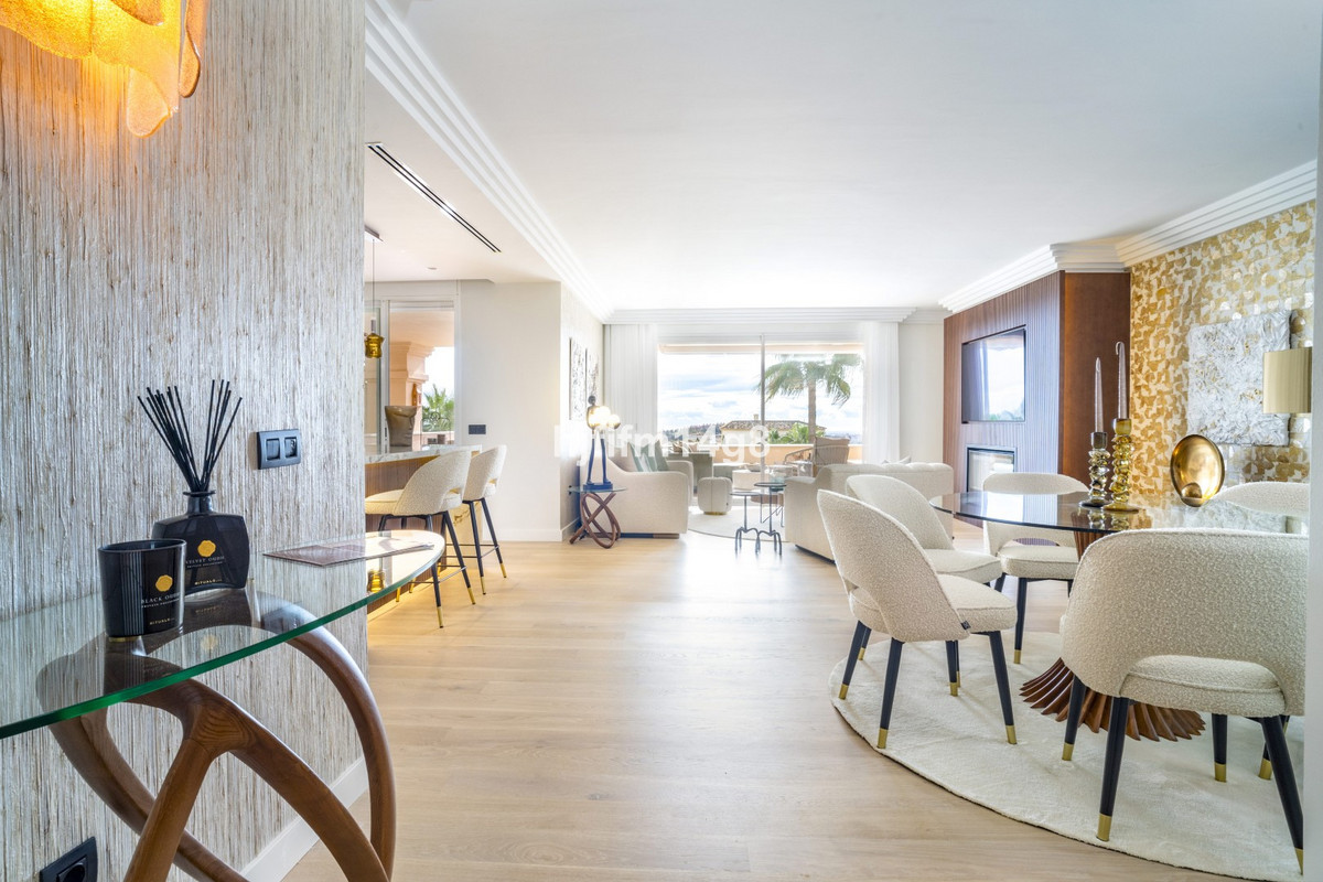 4 Bed Apartment for sale in Nueva Andalucía Costa Del Sol, Málaga, Spain