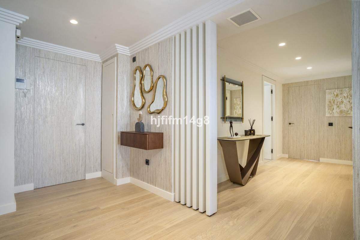 4 Bed Apartment for sale in Nueva Andalucía Costa Del Sol, Málaga, Spain