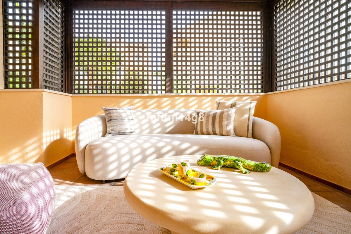 4 Bed Apartment for sale in Nueva Andalucía Costa Del Sol, Málaga, Spain
