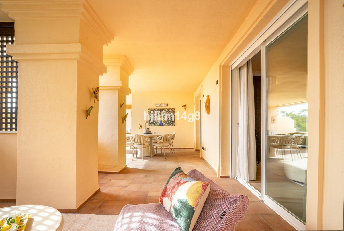 4 Bed Apartment for sale in Nueva Andalucía Costa Del Sol, Málaga, Spain