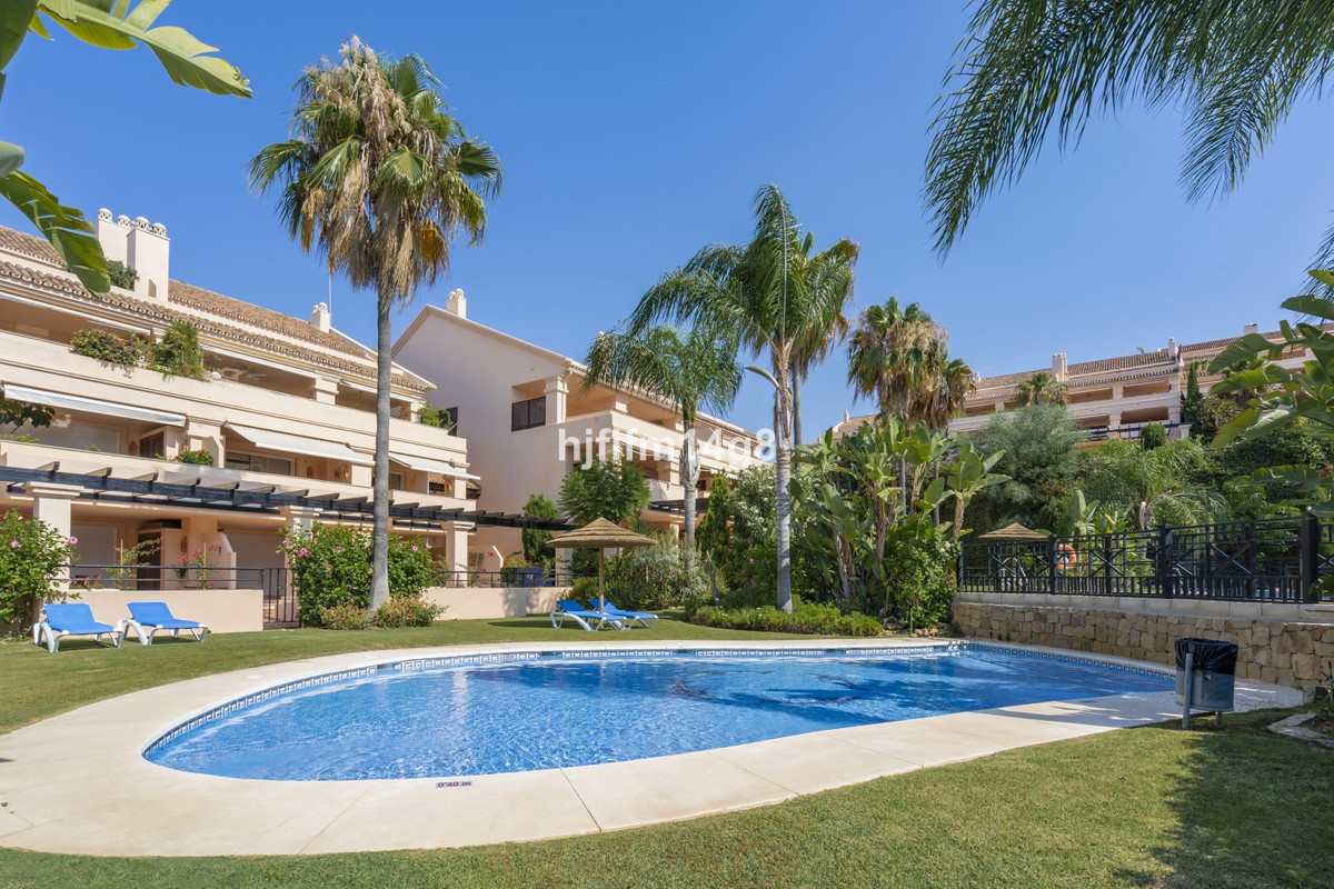 4 Bed Apartment for sale in Nueva Andalucía Costa Del Sol, Málaga, Spain