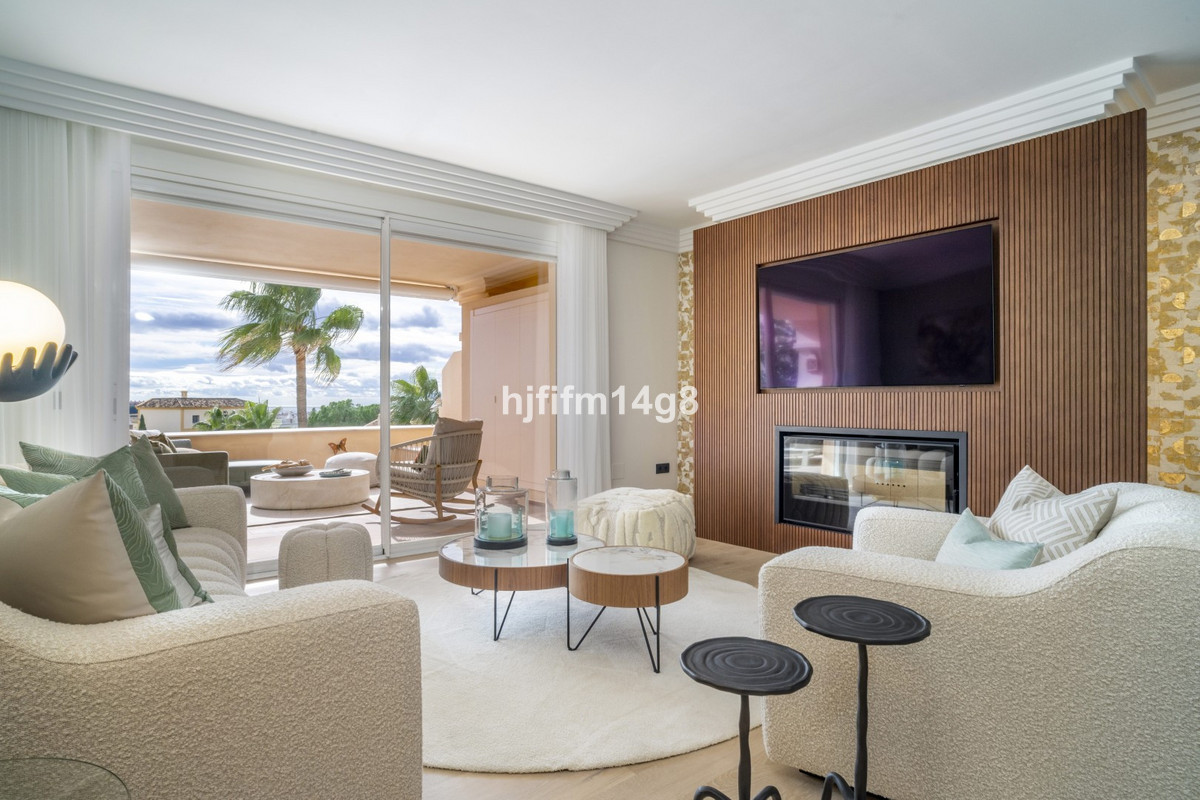 4 Bed Apartment for sale in Nueva Andalucía Costa Del Sol, Málaga, Spain