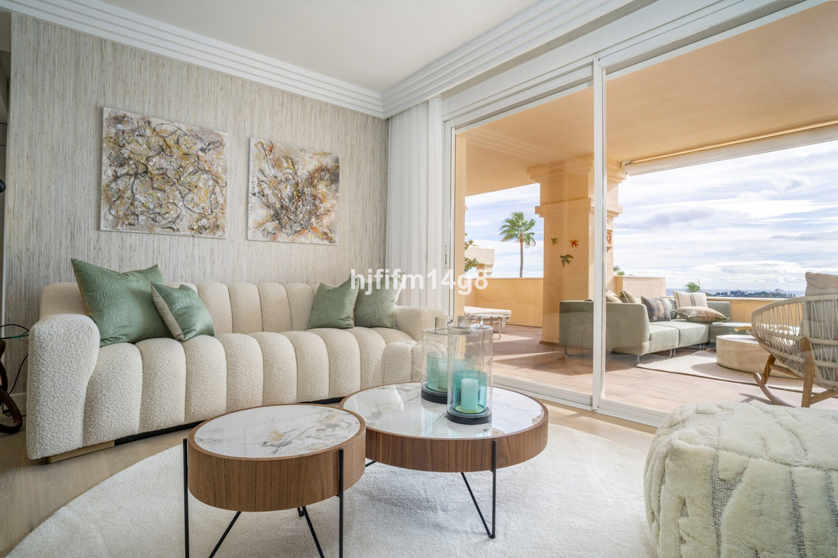 4 Bed Apartment for sale in Nueva Andalucía Costa Del Sol, Málaga, Spain