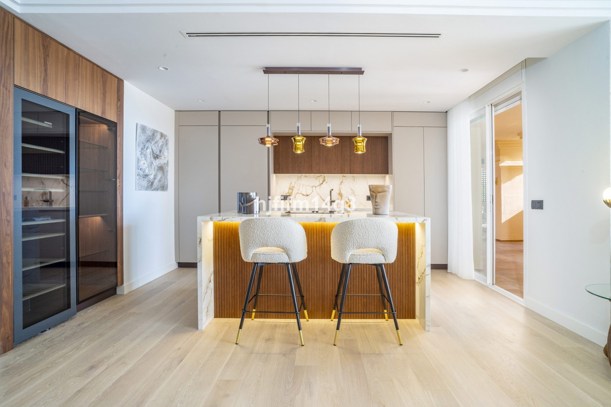 4 Bed Apartment for sale in Nueva Andalucía Costa Del Sol, Málaga, Spain