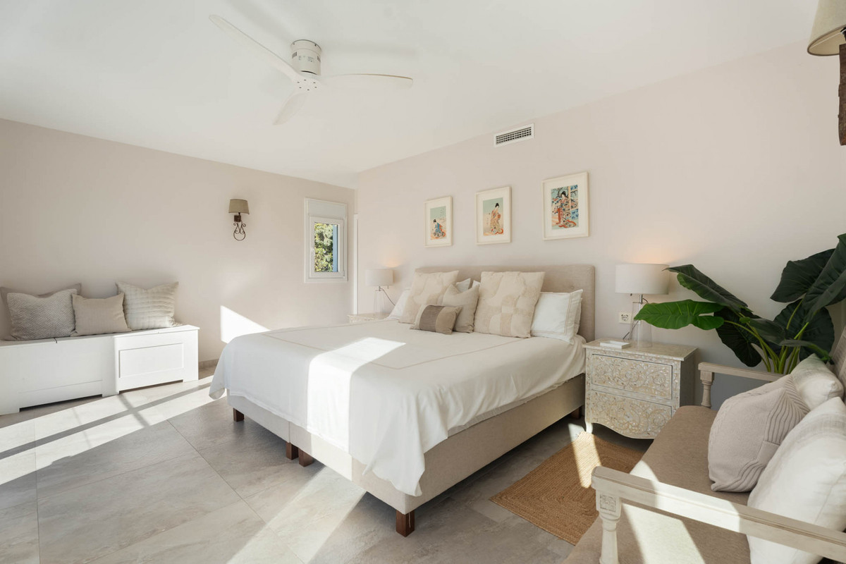 6 Bed Townhouse for sale in El Rosario Costa Del Sol, Málaga, Spain