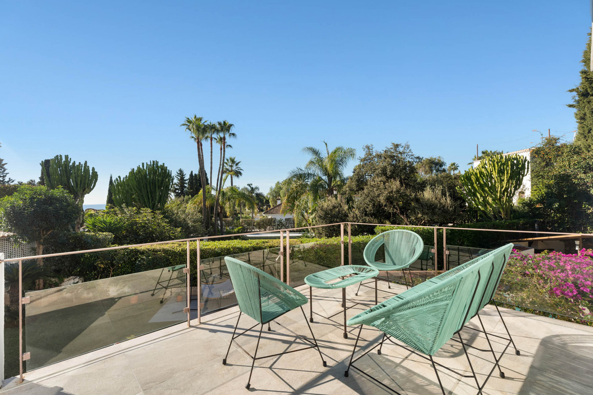 6 Bed Townhouse for sale in El Rosario Costa Del Sol, Málaga, Spain