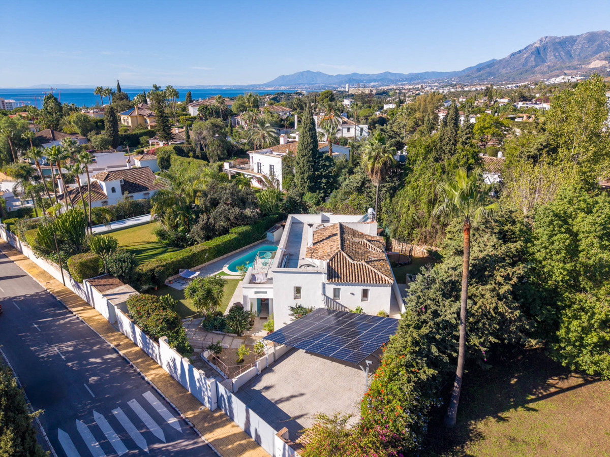 6 Bed Townhouse for sale in El Rosario Costa Del Sol, Málaga, Spain