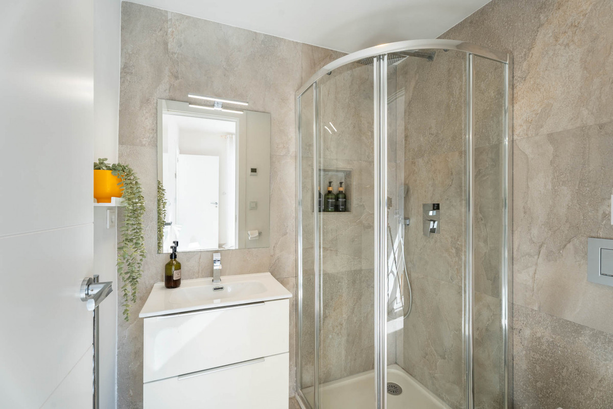 6 Bed Townhouse for sale in El Rosario Costa Del Sol, Málaga, Spain